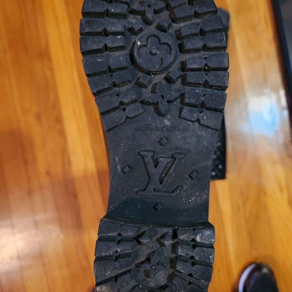Louis Vuitton Rubber Embossed Monogram Splash Rain Boots - Picture 2 of 3